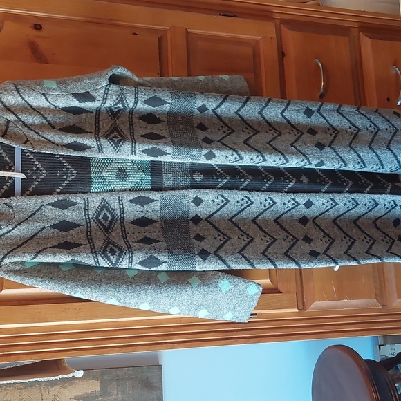 Sweater - Picture 2 of 4